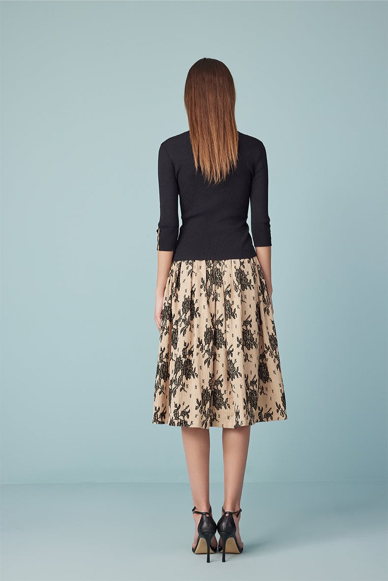 Elegant high-waisted A-line skirt for spring