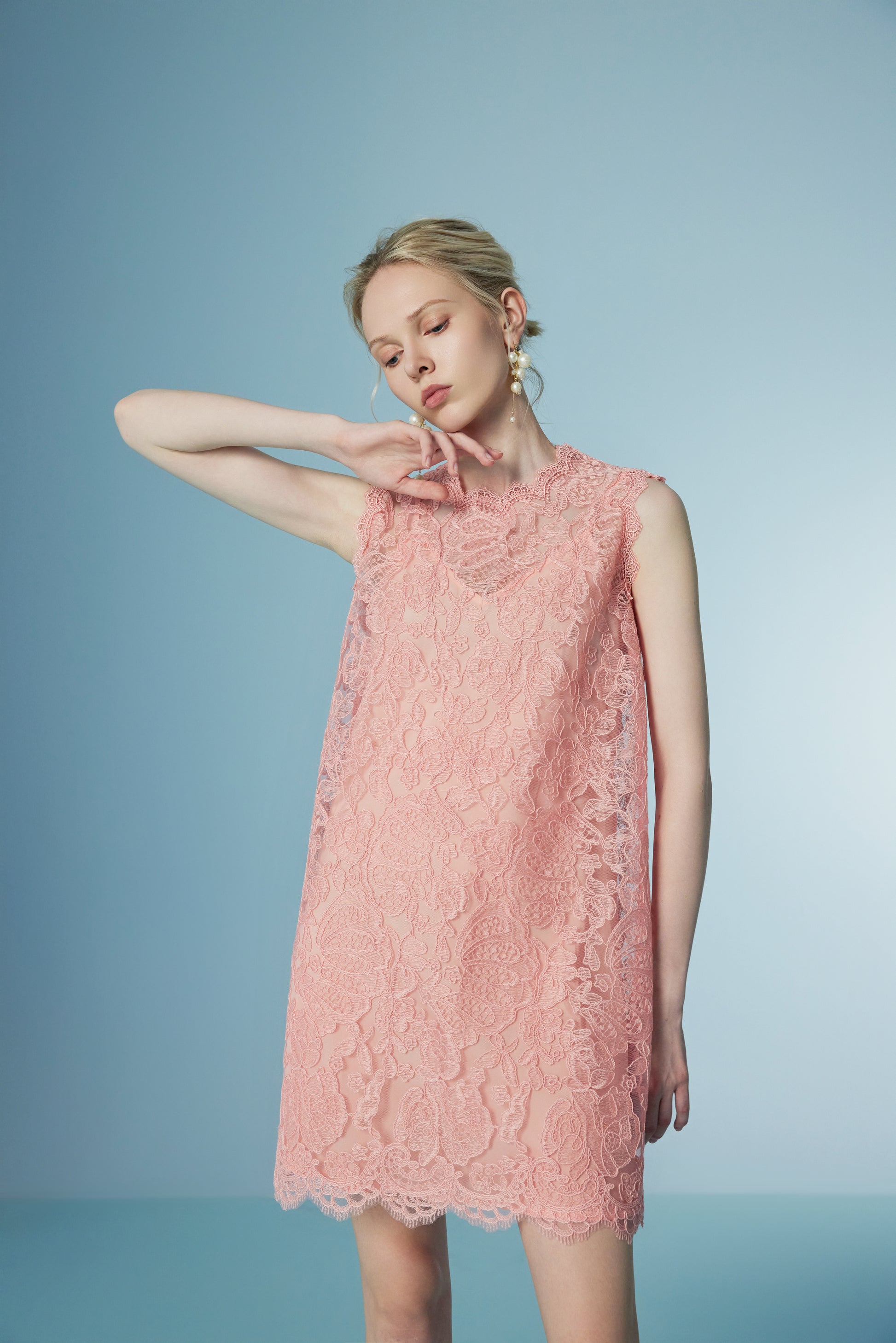 Sleeveless Lace Floral Short Dress