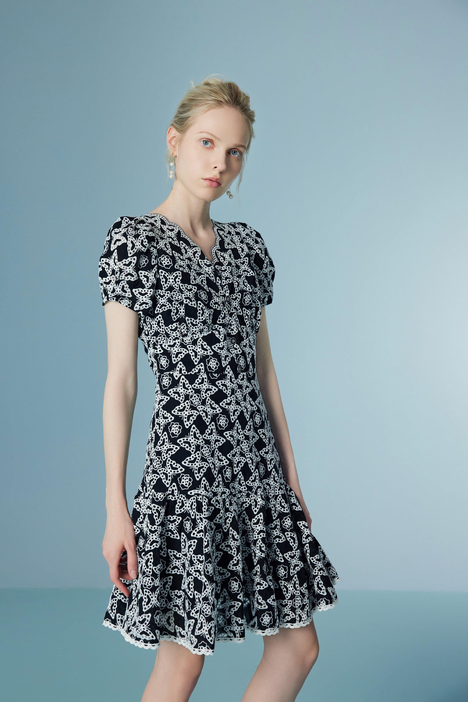 Lace Ruffle Bubble Sleeve Dress