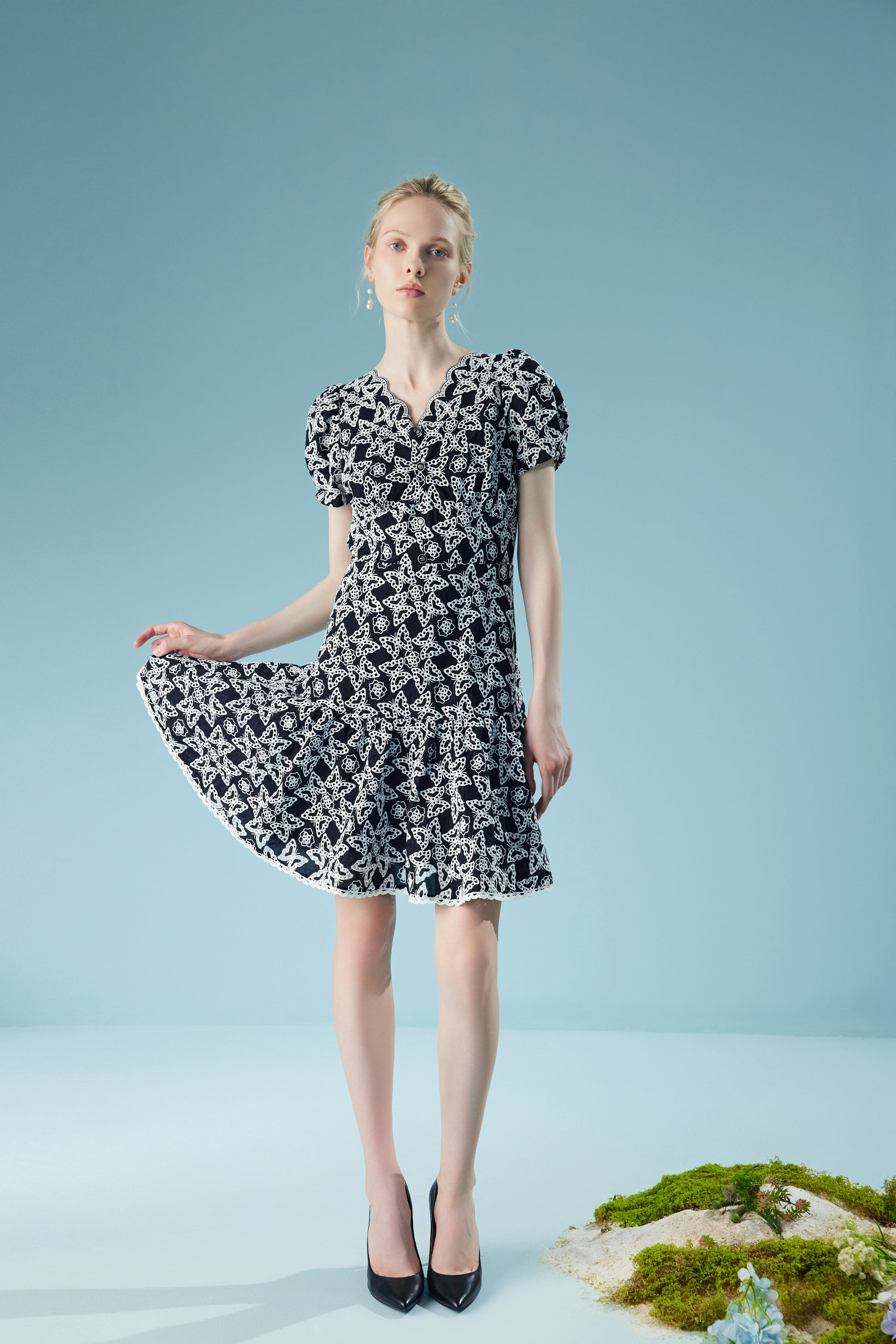 Lace Ruffle Bubble Sleeve Dress
